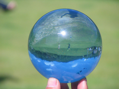画像1: カラークリスタルボール 水色　90mm